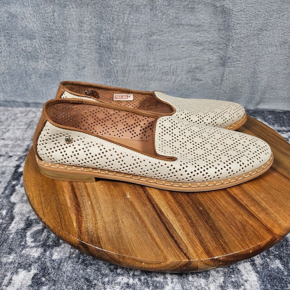 Pikolinos Merida Flats Womens 39 White Beige Leather Perforated Loafers Shoes